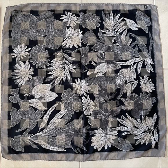 Valentina Accessories - Valentina Scarf Per Manlio Bonetti 32” x 32” Floral Black & White Made In Italy
